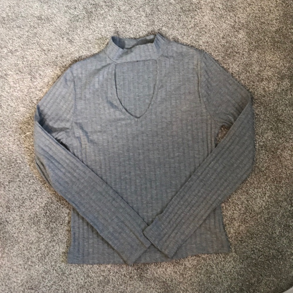 gray long sleeve